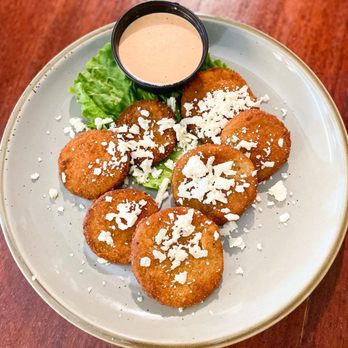 Relish Craft Kitchen & Bourbon Bar signature dishes Pimento Cheese FrittersBlack Eyed Pea BurgerChicken Fried Steak Platter